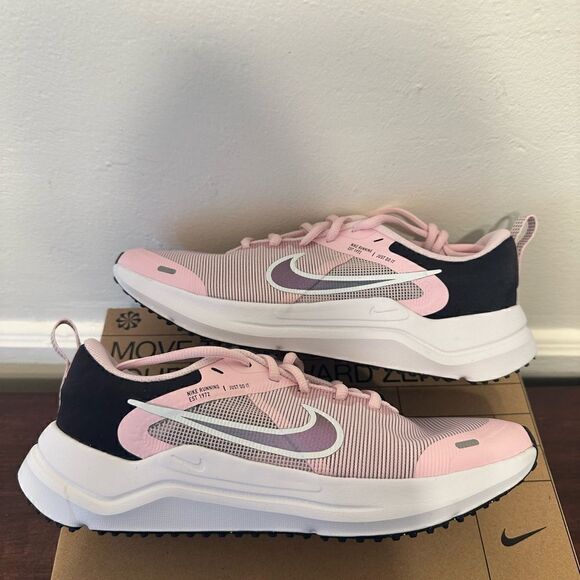 Nike girls Downshifter lightweight comfy Sneaker size 6,5 new in box - Picture 8 of 16